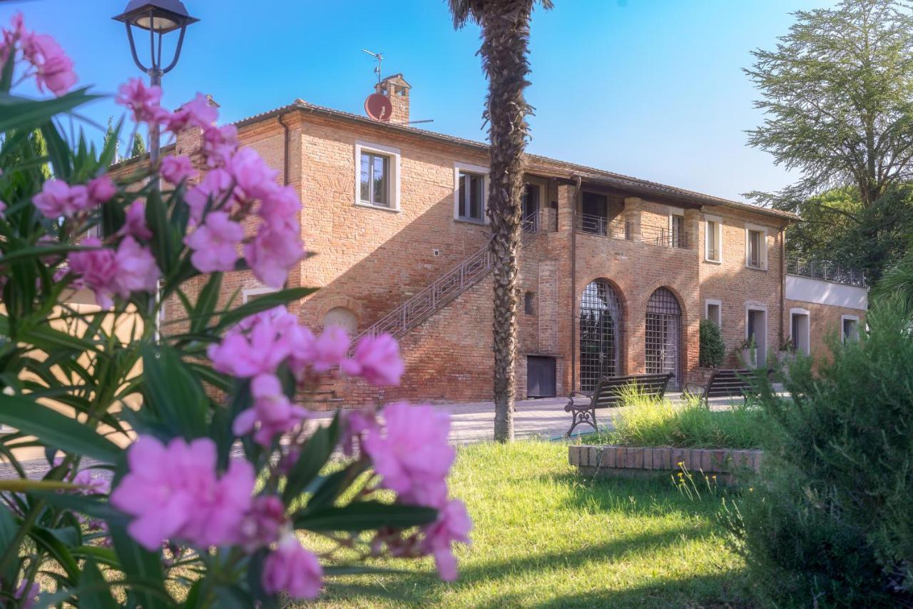 הוילה Petrignano Del Lago Poste Del Chiugi מראה חיצוני תמונה
